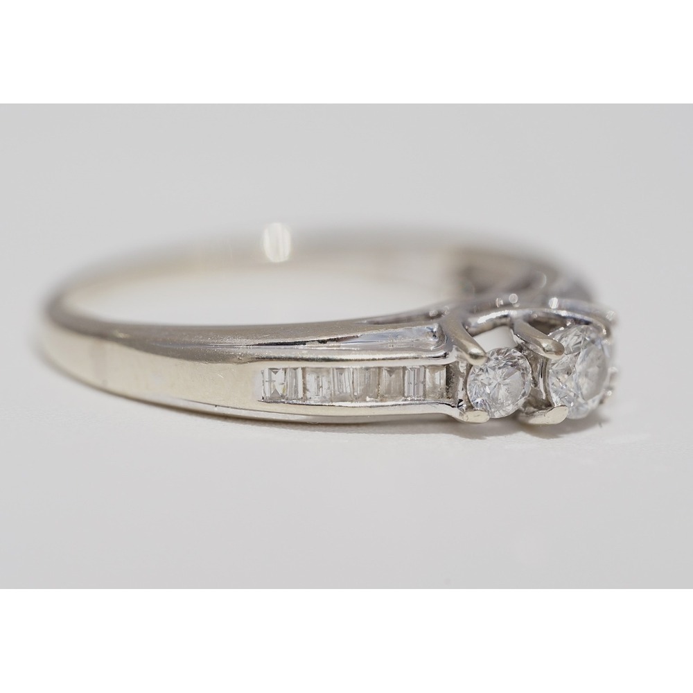 Vintage 14k Solid White Gold Natural Round Bagutte Diamond Ring - Size 8 3.1g - Picture 6 of 12